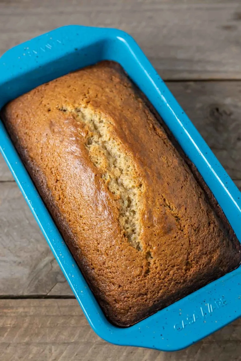 https://zonaslazyrecipes.com/wp-content/uploads/2022/06/1-Banana-Banana-Bread-8-800x1200.jpg.webp