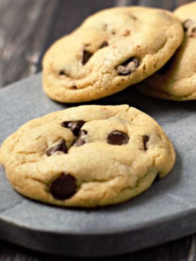 1 Dozen Chocolate Chip Cookies