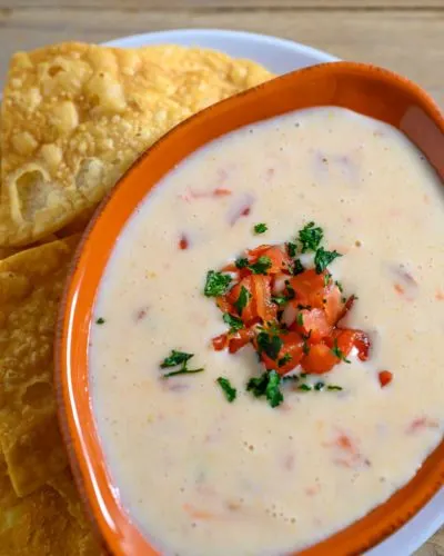 5 Ingredient White Queso Dip