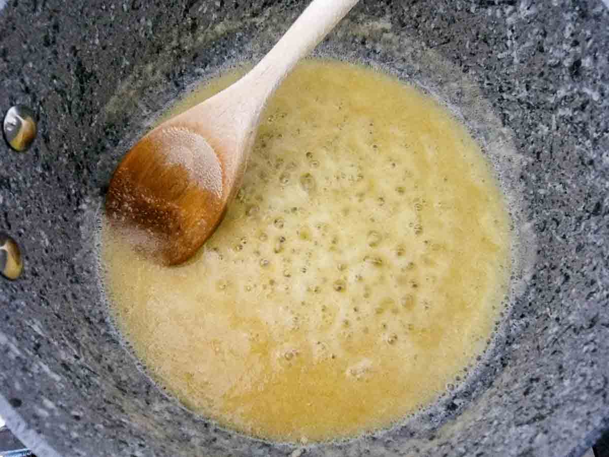 garlic, flour and butter in a pan.