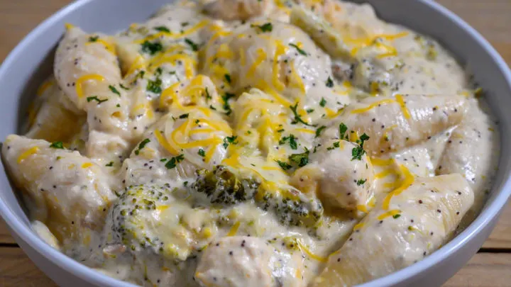 Slow Cooker Creamy Poppy Seed Chicken and pasta in a bowl.